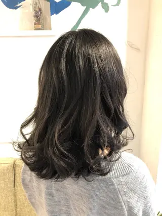 カラー monami 鈴木 茉由奈のヘアスタイル