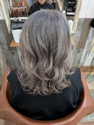 ミディアム ヤマシタ ミサキのヘアスタイル