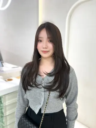 ロング GAGA所属・GAGA AMIKAのヘアスタイル