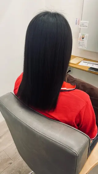 ミディアム 縣 空のヘアスタイル