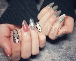 ネイル 筒井 美穂のネイルデザイン