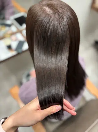 ミディアム おかだ まなみのヘアスタイル