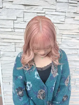 セミロング あらいしほ /ダブルカラーのヘアスタイル