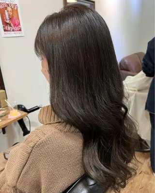 セミロング カラー イシイ ハルナ 🤍のヘアスタイル