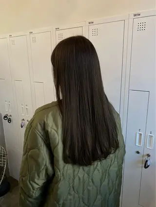 ロング カラー サトウ リョウのヘアスタイル