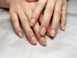 ネイル 𝐑𝐞𝐯𝐢𝐨 ___堺市西区のマツエク・マツパデザイン