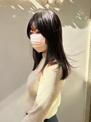 ミディアム カラー オリーブ/アッシュ やわらか透明感カラーのヘアスタイル