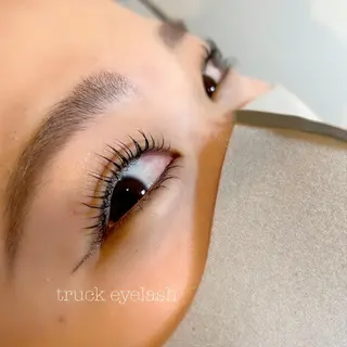マツエク・マツパ truck阿倍野所属・truck 渡邊 侑季の眉毛・アイブロウイメージ