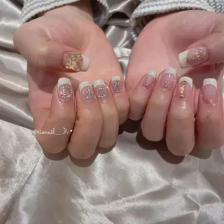 ネイル 𝘙𝘪𝘰𝘯𝘢 ...🕯🤍のネイルデザイン