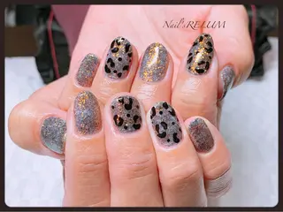 ネイル THECOLORS所属・近貞 莉奈のネイルデザイン