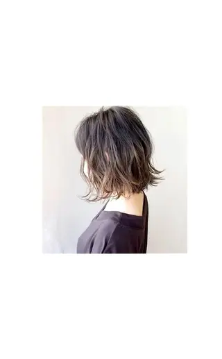 ミディアム カラー ワタベ ハヤト/ トップデザイナーのヘアスタイル