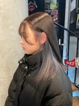 ミディアム キリカ新宿所属・ブリーチ/ エクステ/レイヤーのヘアスタイル