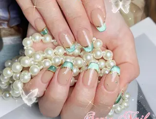 ネイル 🦋 Queenieのネイルデザイン