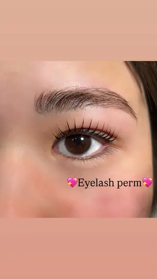 マツエク・マツパ 山本 恋乃香のヘアスタイル