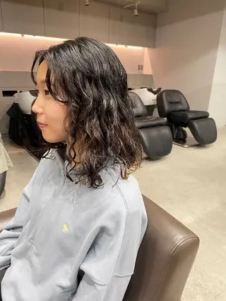 ミディアム カラー パーマ 表参道/髪質改善・ 透明感 colorのヘアスタイル