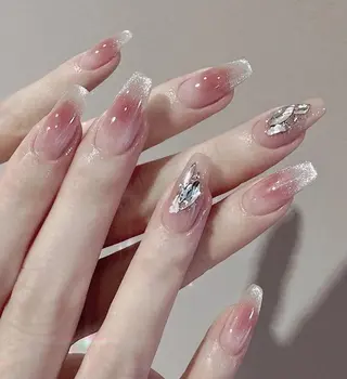 セミロング ninabeauty 新宿のネイルデザイン