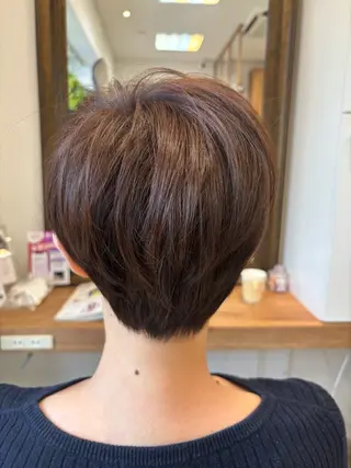 ショート カラー メンズ 岡村 優子のヘアスタイル