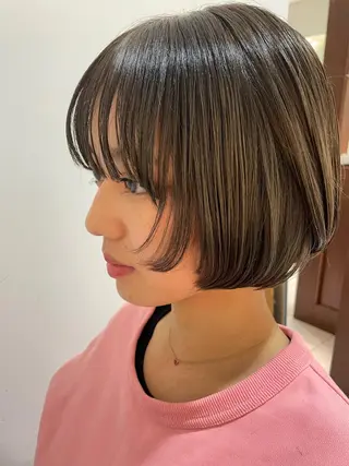 ショート カラー mai .のヘアスタイル