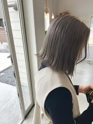 ミディアム PACE所属・ayumi ／透明感カラーのヘアスタイル