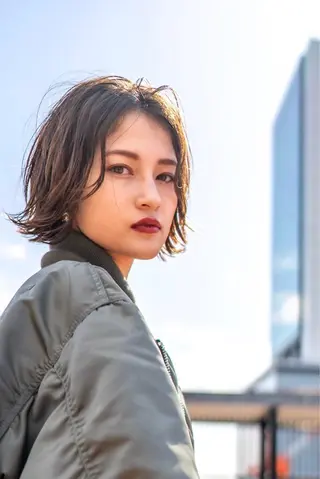 ミディアム カラー 🉐レイヤー/塩見 弘樹🉐渋谷のヘアスタイル