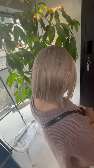 ミディアム motoトップカラー リスト/ブリーチカラのヘアスタイル