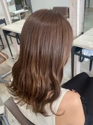 ミディアム 𝐘𝐮𝐤𝐢 ベージュ系カラーのヘアスタイル