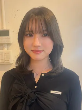 ミディアム カラー RIN/韓国ヘア レイヤーカットのヘアスタイル