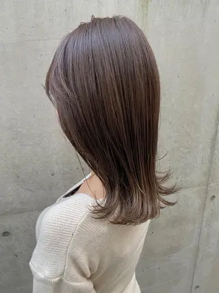 ミディアム レイヤーカット /透明感カラー西田のヘアスタイル