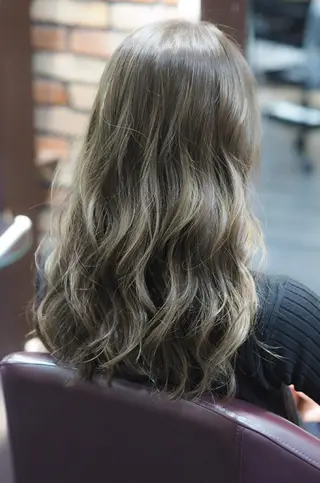 セミロング カラー Luxian所属・辻 竜也　のヘアスタイル