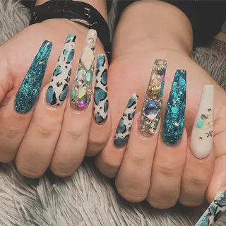 ネイル シェヌネイル JURAのネイルデザイン