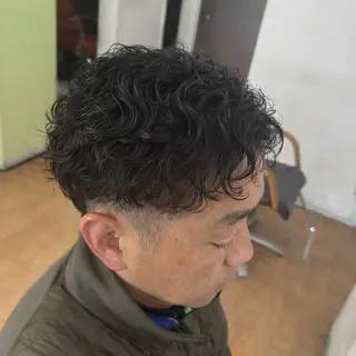 パーマ メンズ 透明感カラー特化若山 結愛のヘアスタイル
