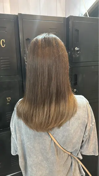 カラー 八木 輝のヘアスタイル