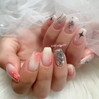 ネイル &ME ネイルサロンのネイルデザイン
