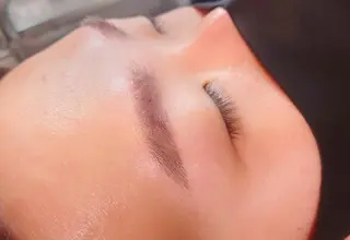 メンズ アイブロウ NAZ eyelash&eyebrow by medical salon所属・NAZ 表参道 Tomokoのマツエク・マツパデザイン