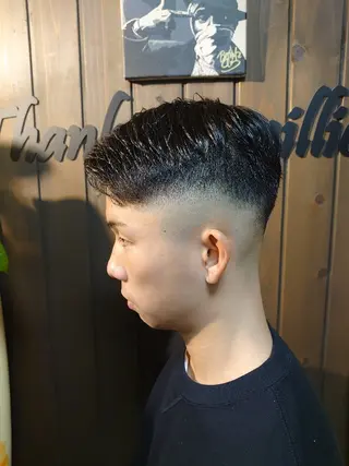 ショート メンズ サンフラット所属・岡林 選のヘアスタイル