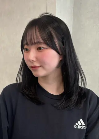 セミロング 🩵ブリーチ･レイヤ ー/あさか 🩵のヘアスタイル