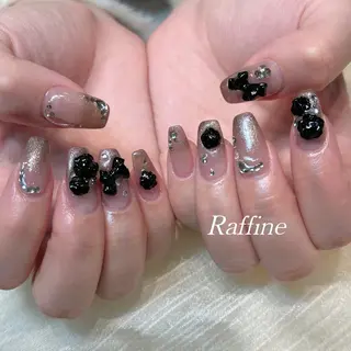 ネイル RAFFINE haru🦋🩵のネイルデザイン