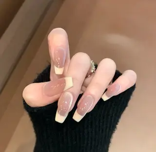 ネイル 長さ出しMORNAIL所属・長出し専門 パーツのネイルデザイン