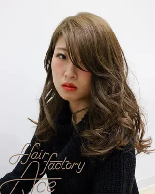 セミロング カラー 所渉/韓国レイヤー /ウルフカットのヘアスタイル