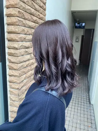 セミロング 🩶 AIRA / 透明感カラー 🩶のヘアスタイル