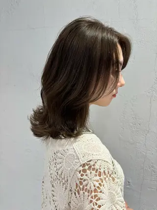 ミディアム カラー サソウ ユリエ🥥のヘアスタイル