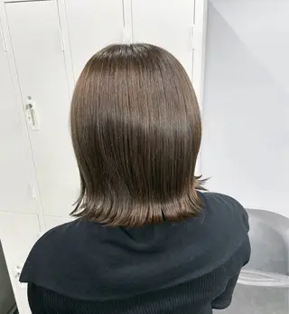 ミディアム カラー ili心斎橋所属・🩵ハイトーン/ レイヤーYUZU🩵のヘアスタイル