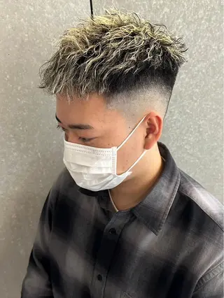 ショート カラー パーマ メンズ Hwyl by Niau MEN'S HAIR所属・原口 颯太のヘアスタイル