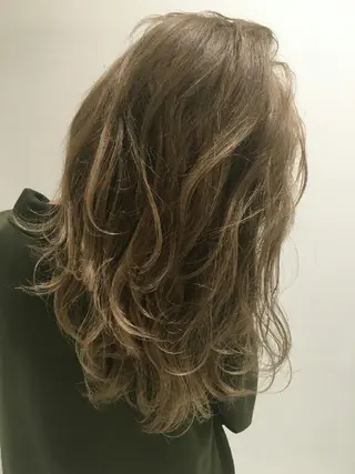 セミロング カラー パーマ 寺島 伸のヘアスタイル