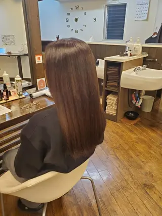 セミロング 髪質改善する白髪染め ツヤイロ島田店のヘアスタイル