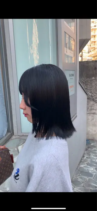 ショート カラー サロウィン(SALOWIN)原宿iori店所属・れい🫧 ハイトーン特化のヘアスタイル