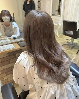 セミロング カラー regalo 森重ユウのヘアスタイル