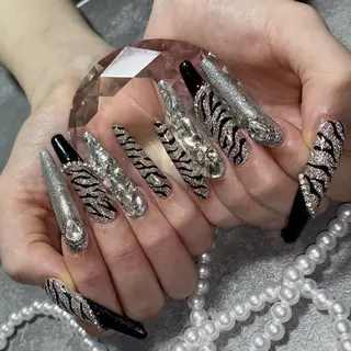 ネイル Vesper所属・ayaka ギャルネイル🎀のネイルデザイン