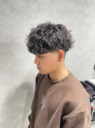 カラー ⚡️渋谷⚡️ メンズパーマ⚡️のヘアスタイル