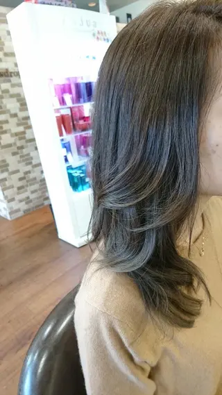 セミロング 勝沼 佑季のヘアスタイル